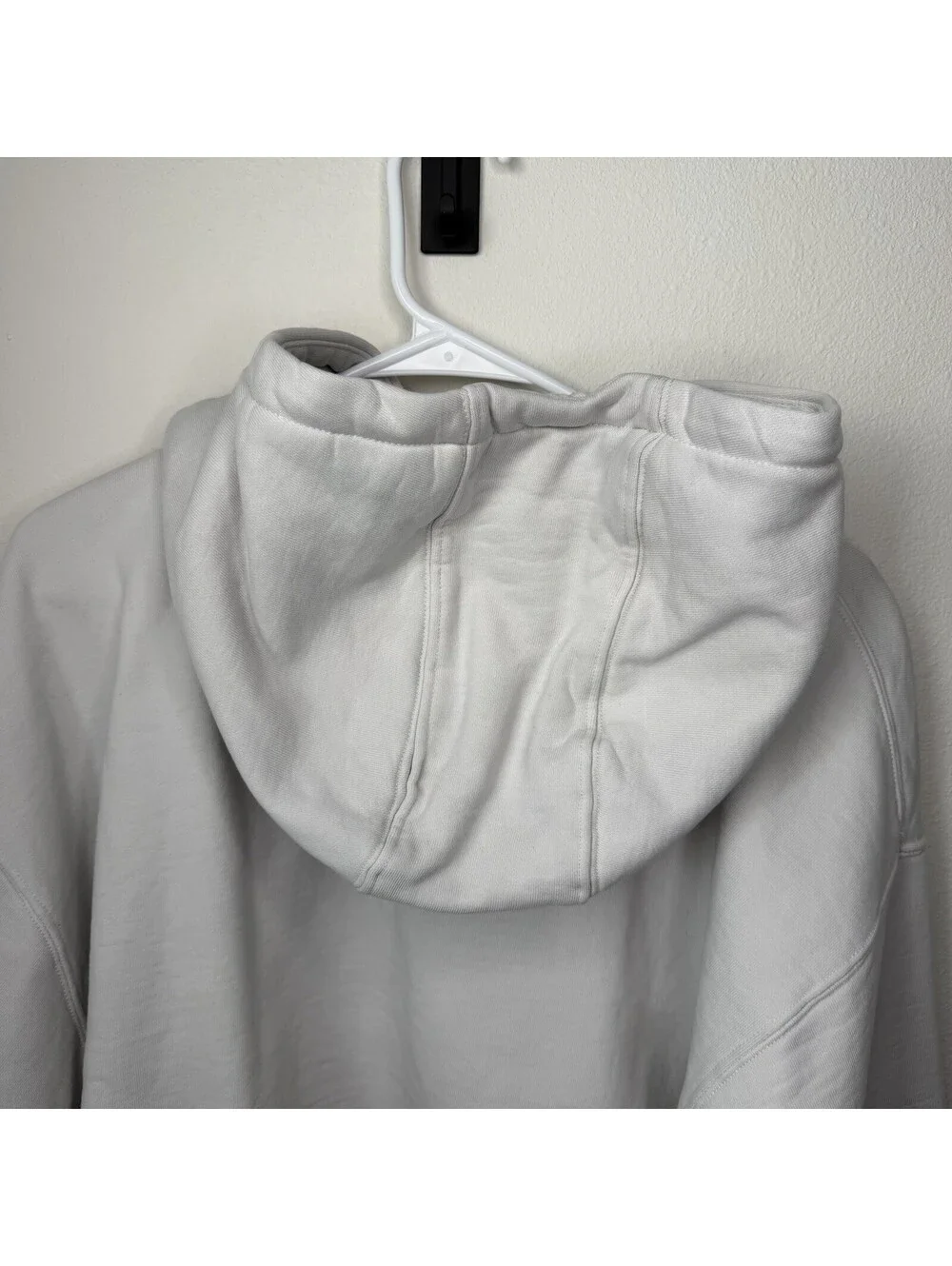 Nike Men's Gray Pullover Hoodie Size L Embroidered Swoosh Logo Fleece Pocket